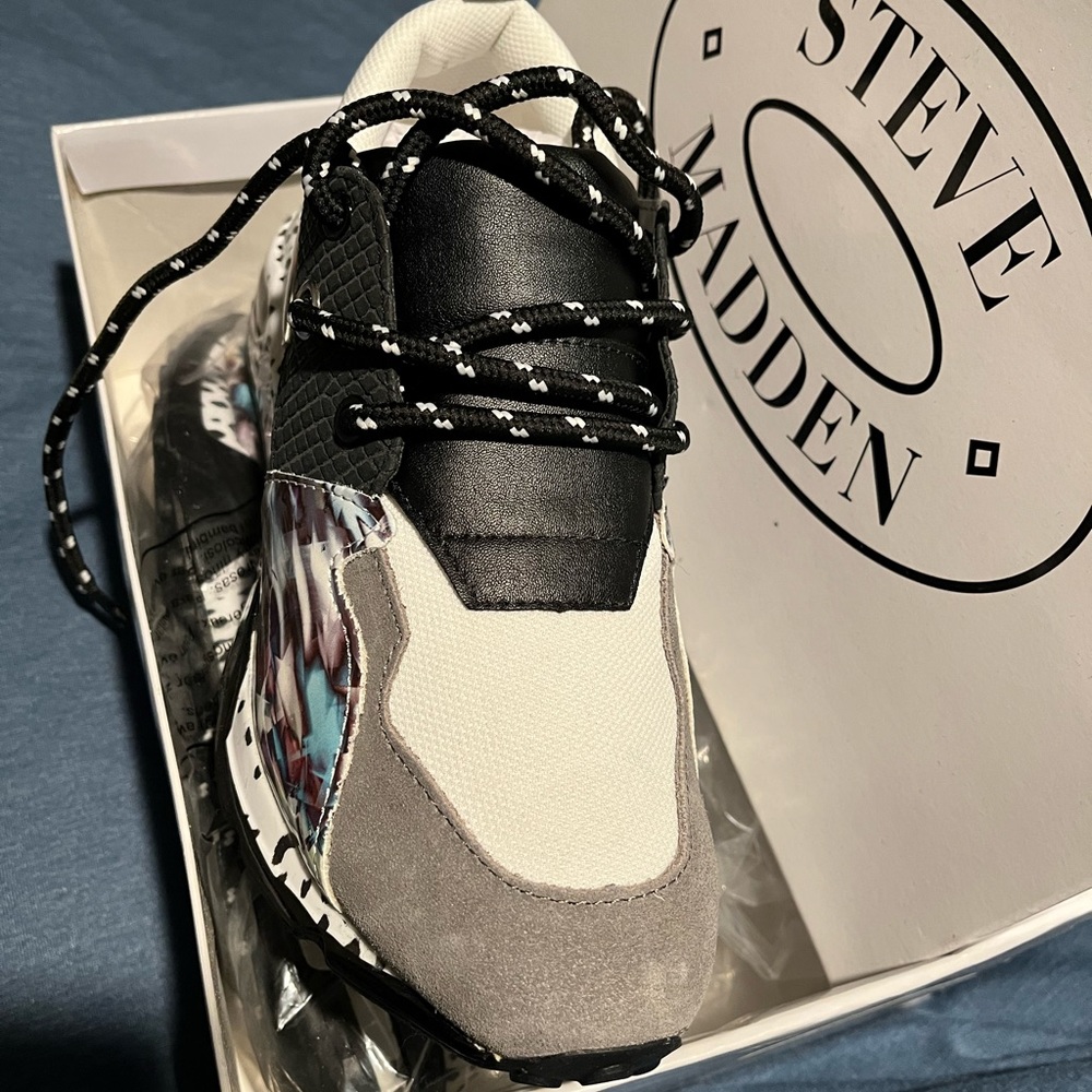 Steve Madden Multi Color Cliff Sneaker
